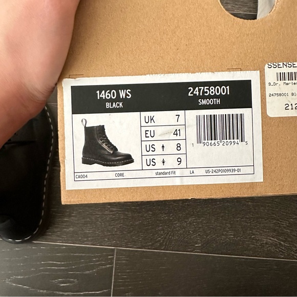 ALMOST NEW Dr. Martens Black 1460 Contrast Stitch Boots - Picture 9 of 10
